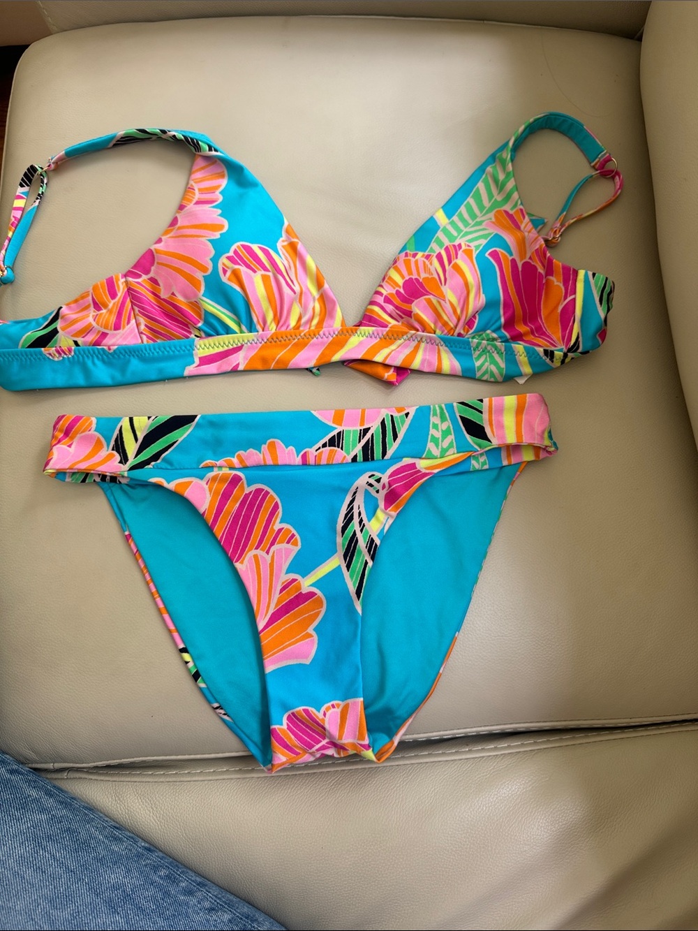Bright Floral Turquoise Bikini Set by Trina Turk - poppy. Top is Sz 8 bottoms 4